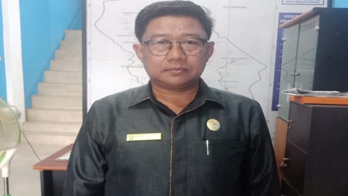 Wakil Ketua II DPRD Kotim, H.Hairis Salamad, meminta pihak lurah maupun desa lebih berhati-hati dan selektif menerbitkan setiap SKT