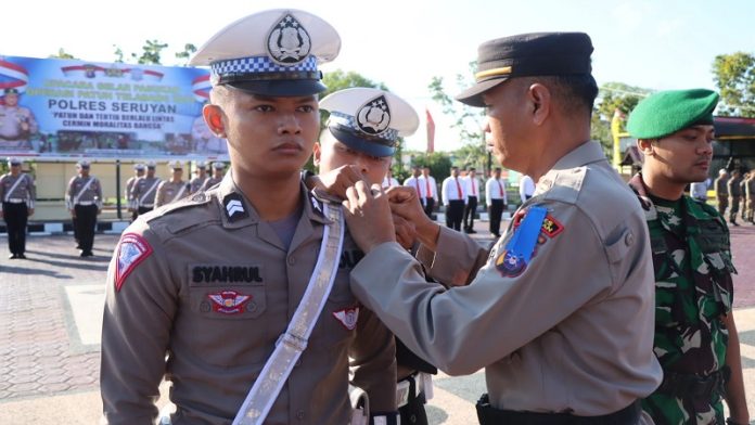Meningkatkan Kesadaran Masyarakat Pentingnya Tertib Berlalu Lintas